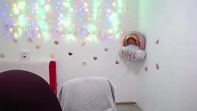 Snapshot of VasilisaSii chatting on 13, 10, 2025 VasilisaSii online show from 13, 10, 2025