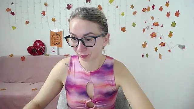 Snapshot of VasilisaSii chatting on 16, 11, 2025 VasilisaSii online show from 16, 11, 2025