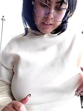 lara moon25 online show from 4, 11, 2025