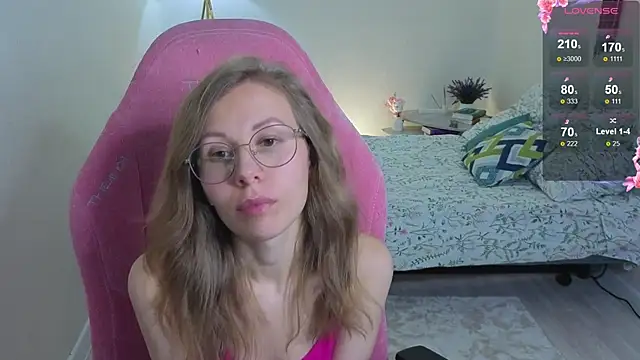 Snapshot of Lill_Mary chatting on 10, 9, 2025 Lill Mary online show from 10, 9, 2025