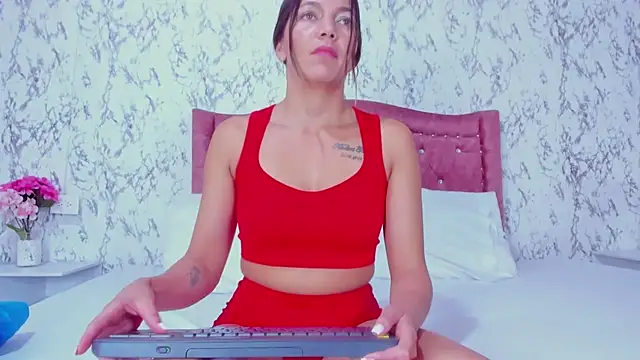 Mia Malkovaa  online show from 18, 2, 2026