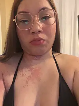 WhiteWomen online show from 8, 10, 2025