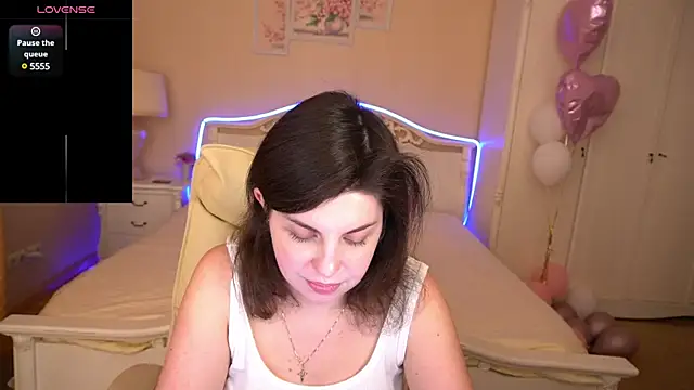 MirandaWong online show from 3, 3, 2025