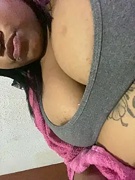 Snapshot of vic_pretynhaa chatting on 12, 3, 2025 vic pretynhaa online show from 12, 3, 2025