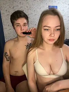 Snapshot of Family-Mm1 chatting on 8, 12, 2024 Family-Mm1 online show from 8, 12, 2024