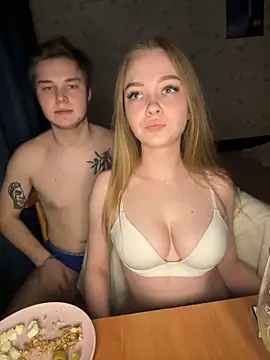 Snapshot of Family-Mm1 chatting on 19, 12, 2024 Family-Mm1 online show from 19, 12, 2024