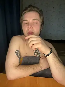 Snapshot of Family-Mm1 chatting on 7, 3, 2025 Family-Mm1 online show from 7, 3, 2025