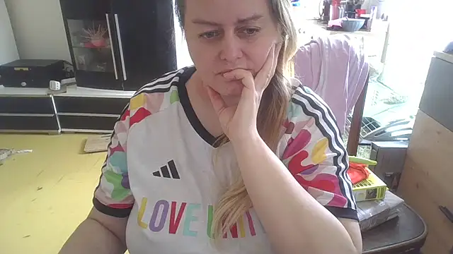 Meliss Official9 online show from 4, 4, 2026