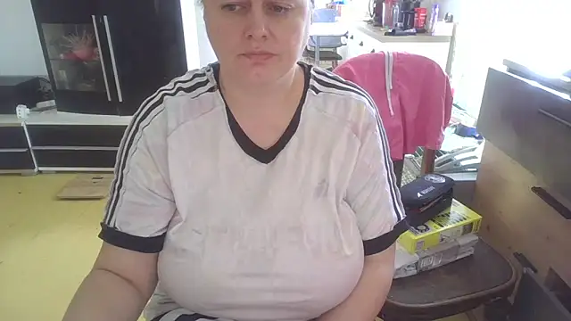 Meliss Official9 online show from 5, 4, 2026