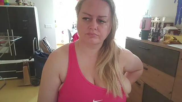 Snapshot of Meliss_Official9 chatting on 19, 6, 2026 Meliss Official9 online show from 19, 6, 2026