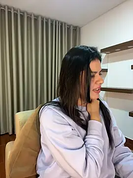 Alice Biel online show from 30, 1, 2025