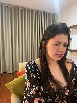 Alice Biel online show from 5, 2, 2025