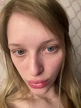 Snapshot of Evvie_Summn1 chatting on 20, 4, 2026 Evvie Summn1 online show from 20, 4, 2026