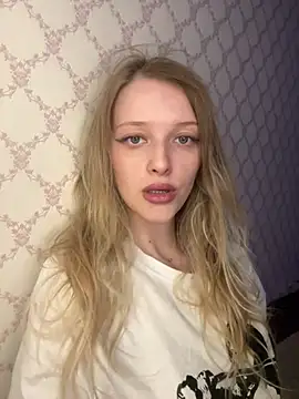 Snapshot of Evvie_Summn1 chatting on 21, 4, 2026 Evvie Summn1 online show from 21, 4, 2026