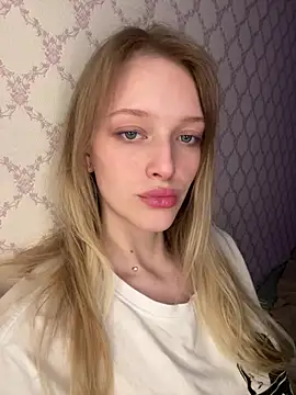 Snapshot of Evvie_Summn1 chatting on 28, 4, 2026 Evvie Summn1 online show from 28, 4, 2026