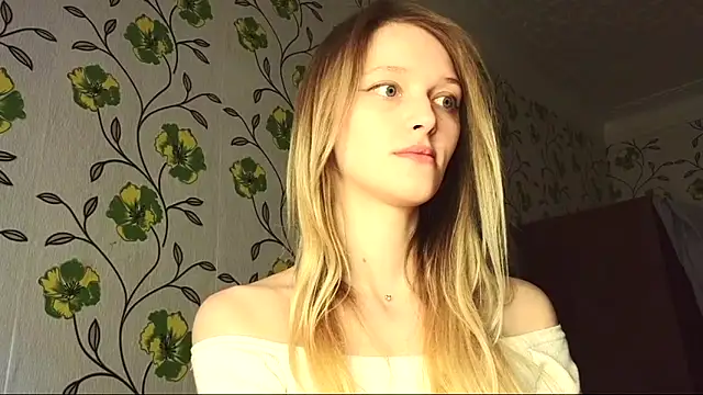 Snapshot of Evvie_Summn1 chatting on 17, 5, 2026 Evvie Summn1 online show from 17, 5, 2026
