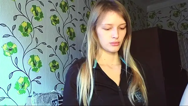 Snapshot of Evvie_Summn1 chatting on 5, 6, 2026 Evvie Summn1 online show from 5, 6, 2026