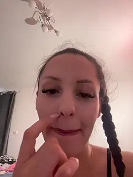 Chiara0102 online show from 9, 6, 2026