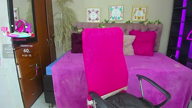 Lia Keen online show from 5, 11, 2025