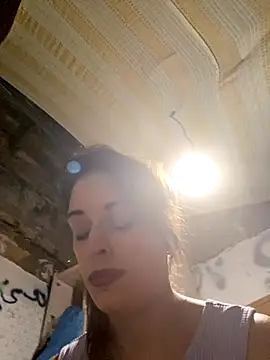 Snapshot of Yasmine47 chatting on 2, 10, 2025 Yasmine47 online show from 2, 10, 2025