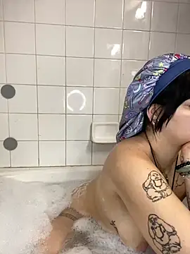 Snapshot of pircilla23 chatting on 30, 10, 2025 pircilla23 online show from 30, 10, 2025