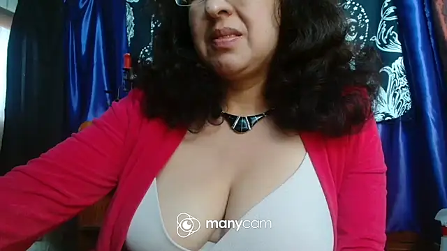 Snapshot of liriomilf chatting on 4, 2, 2026 liriomilf online show from 4, 2, 2026