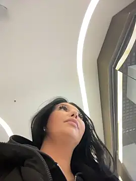 Tisha Busty online show from 4, 3, 2026