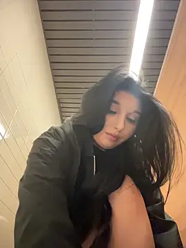 Tisha Busty online show from 8, 4, 2026