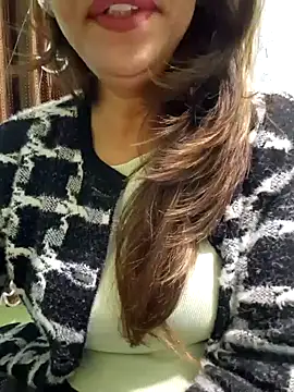 Snapshot of MIss-Naina chatting on 4, 1, 2025 MIss-Naina online show from 4, 1, 2025