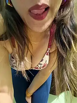 Snapshot of MIss-Naina chatting on 6, 2, 2025 MIss-Naina online show from 6, 2, 2025