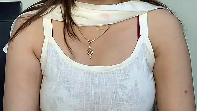 Snapshot of MIss-Naina chatting on 16, 10, 2025 MIss-Naina online show from 16, 10, 2025