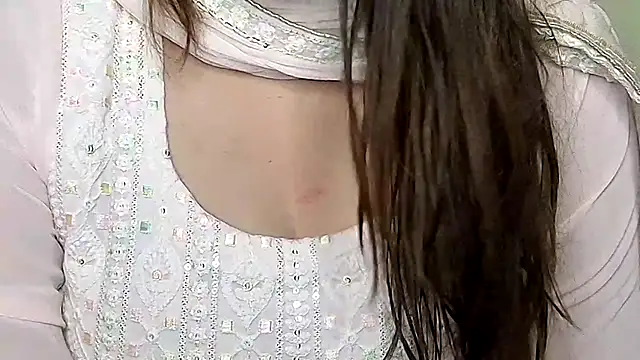 MIss-Naina online show from 17, 11, 2025