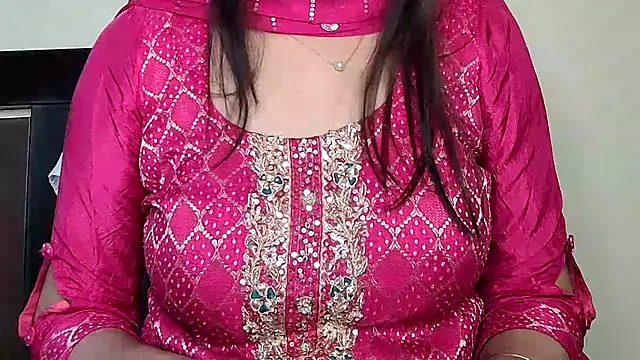 MIss-Naina online show from 28, 11, 2025