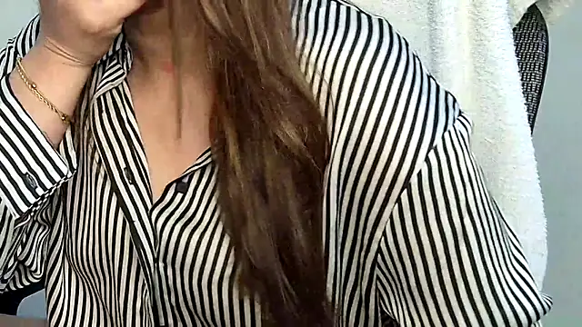 Snapshot of MIss-Naina chatting on 17, 4, 2026 MIss-Naina online show from 17, 4, 2026