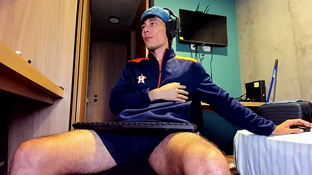 Huge latin cock online show from 6, 8, 2026