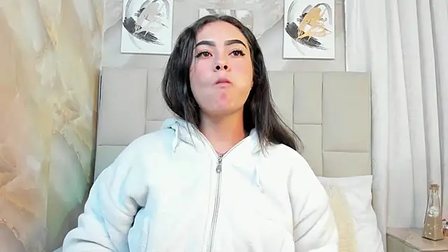 Jaslyn  Smith online show from 6, 11, 2025