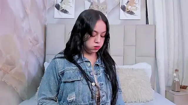 Jaslyn  Smith online show from 16, 2, 2026