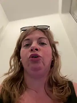 Snapshot of Lombada chatting on 28, 4, 2026 Lombada online show from 28, 4, 2026