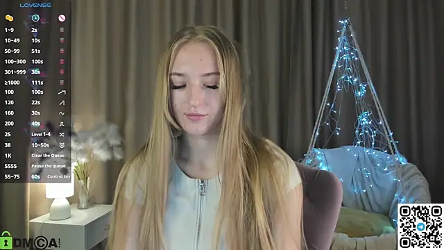 Snapshot of Stacy_River chatting on 9, 10, 2025 Stacy River online show from 9, 10, 2025