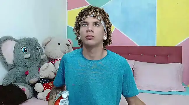 Snapshot of tylor_boy chatting on 24, 1, 2025 tylor boy online show from 24, 1, 2025