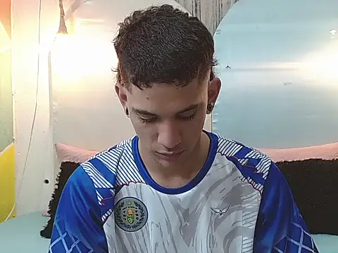 Snapshot of tylor_boy chatting on 3, 12, 2025 tylor boy online show from 3, 12, 2025