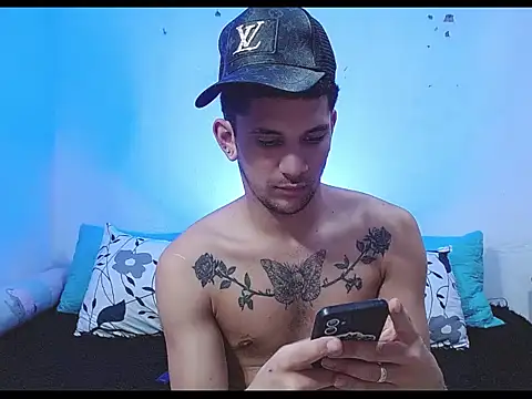 Snapshot of tylor_boy chatting on 17, 4, 2026 tylor boy online show from 17, 4, 2026