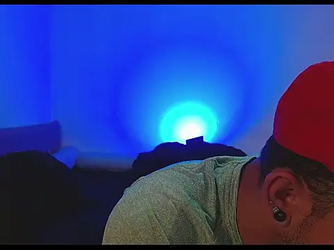 Snapshot of tylor_boy chatting on 14, 5, 2026 tylor boy online show from 14, 5, 2026