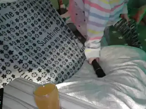 Snapshot of LaRa_forU chatting on 8, 12, 2024 LaRa forU online show from 8, 12, 2024