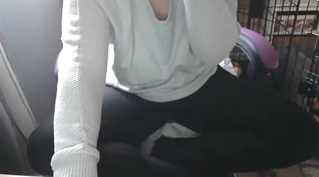 Snapshot of LaRa_forU chatting on 25, 2, 2025 LaRa forU online show from 25, 2, 2025