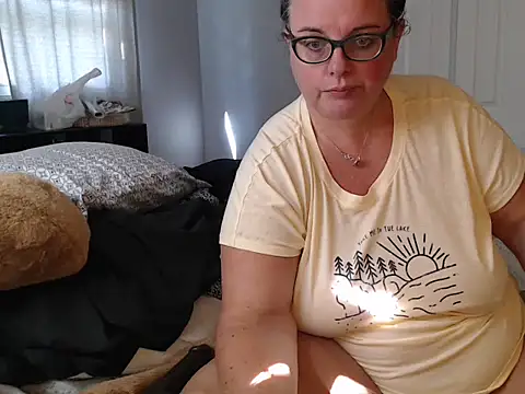 LauLauPAWG online show from 8, 10, 2025