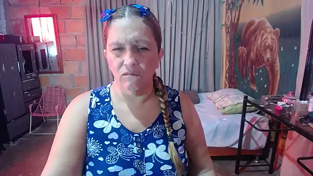 Snapshot of mom_son_dirty chatting on 10, 6, 2026 mom son dirty online show from 10, 6, 2026