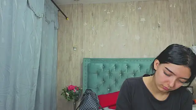 Snapshot of Marcelaa_fox chatting on 2, 2, 2026 Marcelaa fox online show from 2, 2, 2026