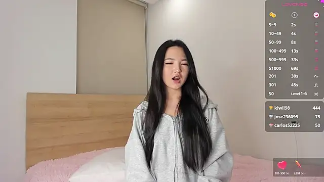 Snapshot of 1_love_8 chatting on 11, 1, 2025 1 love 8 online show from 11, 1, 2025