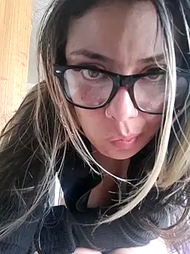 Snapshot of Sweel_Leyva18 chatting on 25, 5, 2026 Sweel Leyva18 online show from 25, 5, 2026